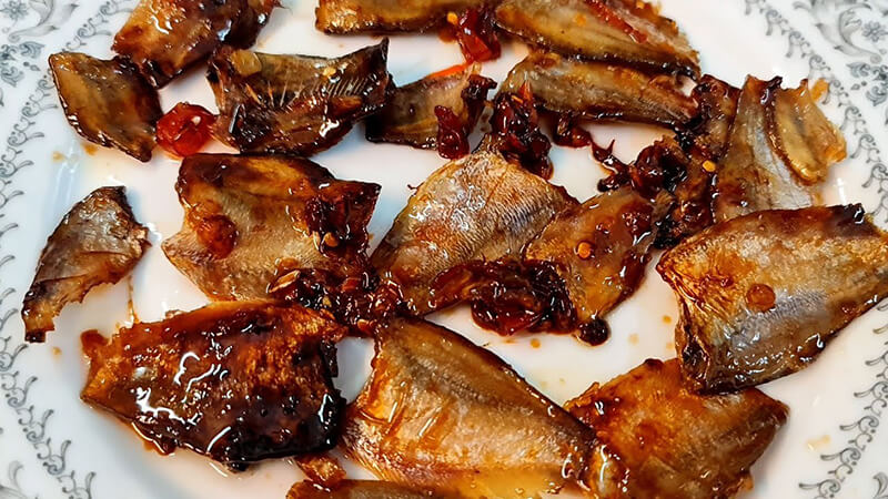 How to dry fried goose fish with strong sugar vinegar flavor, super suitable to eat on a rainy day