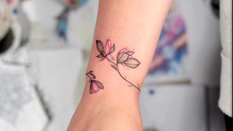 Gentle flower bracelet tattoo for women