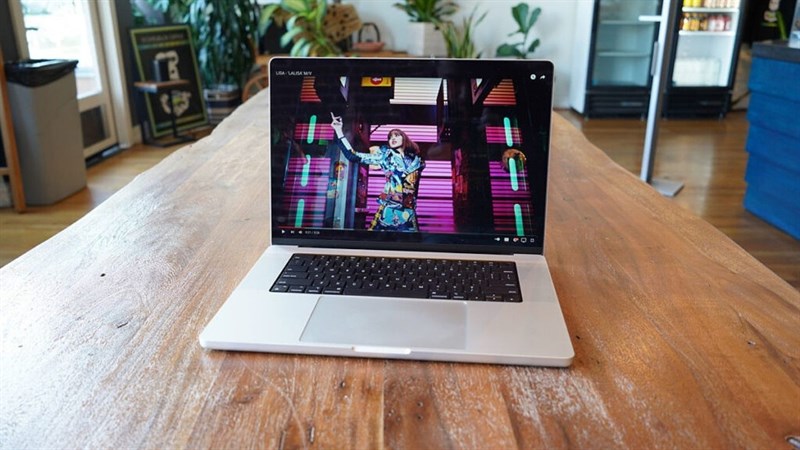 MacBook Pro 16 inch (2021) mang đến cho người dùng một sản phẩm tiệm cận với sự hoàn hảo.