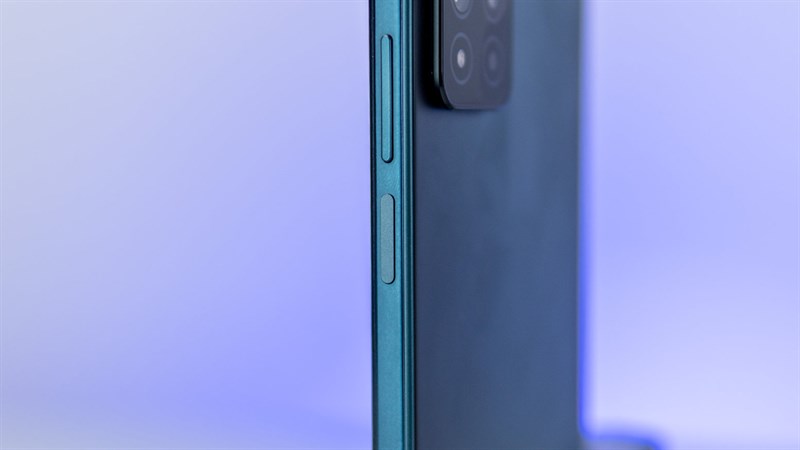 Cạnh phải của Xiaomi Redmi Note 11 Pro