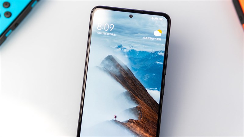 Redmi Note 10 Pro được trang bị màn hình đục lỗ kích thước 6.67 inch