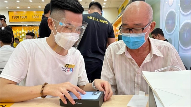 Tổng đài hỗ trợ khác hàng của TopZone sẵn sàng phục vụ và chăm sóc khách hàng