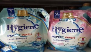 Nước giặt xả Hygiene - Bí quyết giặt quần áo thơm lâu, khô nhanh trong mùa mưa