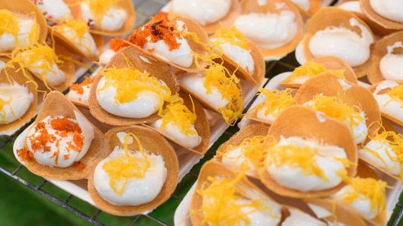 Khanom Bueang - Bánh kẹp Thái
