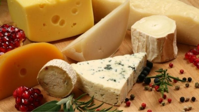Hạn chế các loại bơ, phô mai béo vì chứa nhiều lipid không tốt cho người tập bụng.