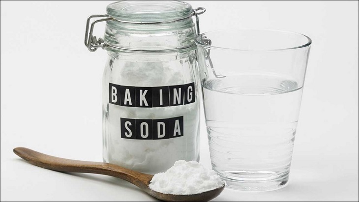 Trộn banking soda với nước