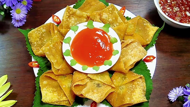 Instructions on how to make delicious vegetarian fried wontons easy to make at home
