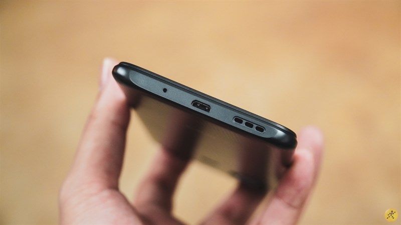  Xiaomi Redmi 9C có viên pin trâu nhưng thiết kế ko quá mỏng