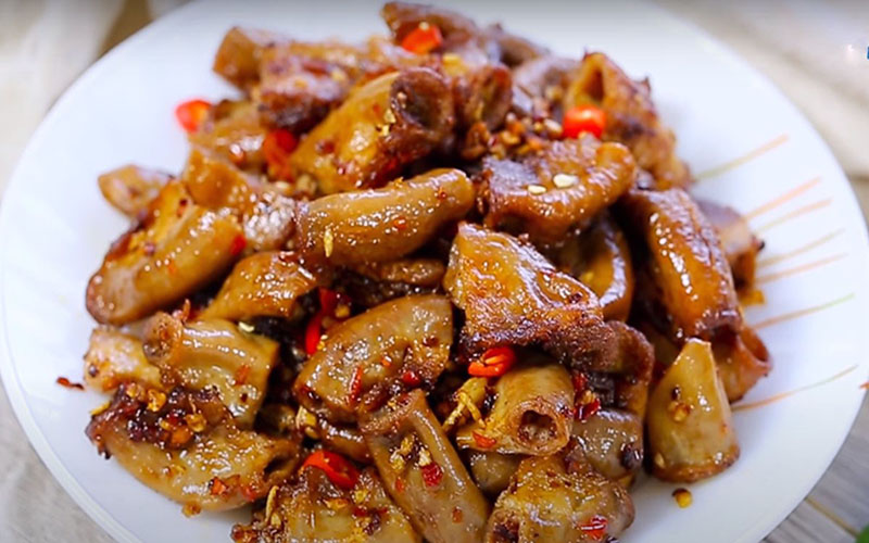 Revealing how to make fried pork belly with garlic and chili delicious and forget the way home