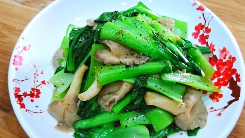Learn how to make fried bok choy with fresh, sweet, and delicious mushrooms