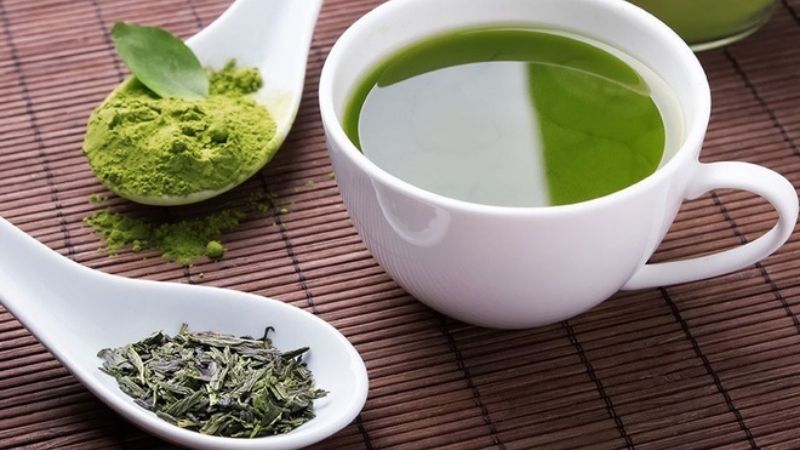 điều trị mụn tại nhà: trà xanh