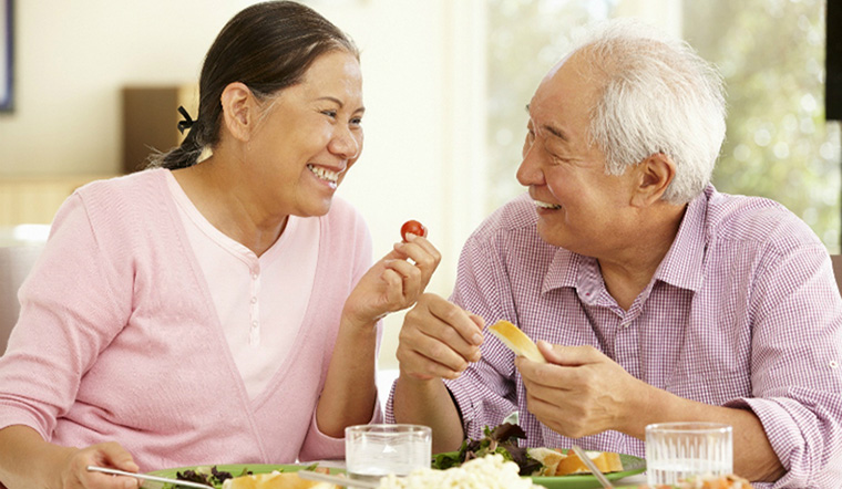 Cách trị táo bón cho người già với những nguyên liệu thiên nhiên tại nhà