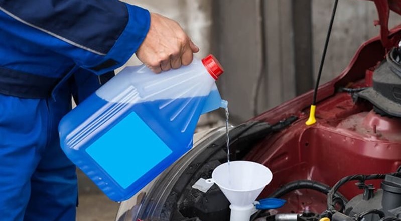 Hướng dẫn cách pha nước rửa kính xe ô tô đơn giản nhất > Nước rửa kính xe ô tô chưa pha loãng