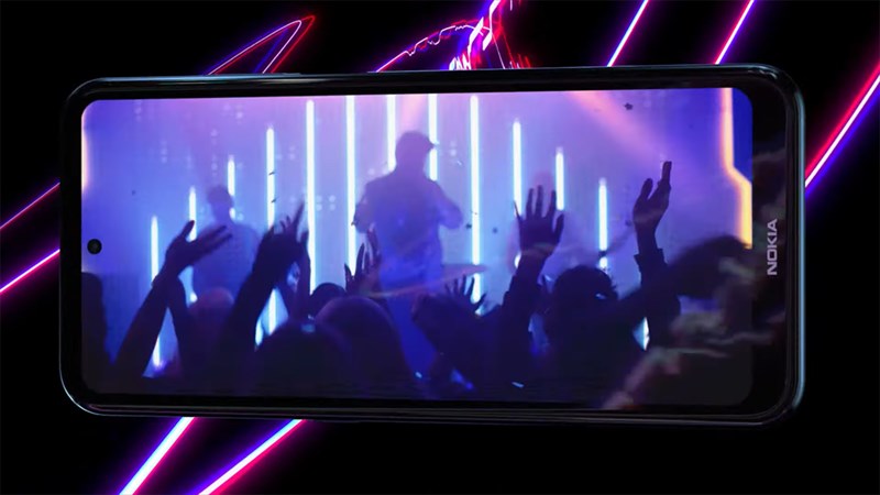 Nokia X100 có màn hình lớn 6.67 inch sắc nét giúp giải trí sướng hơn