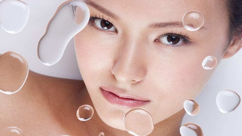 Glutathione làm trắng sáng toàn thân thông qua cơ chế ngăn chặn da sản xuất melanin và làm đều màu da