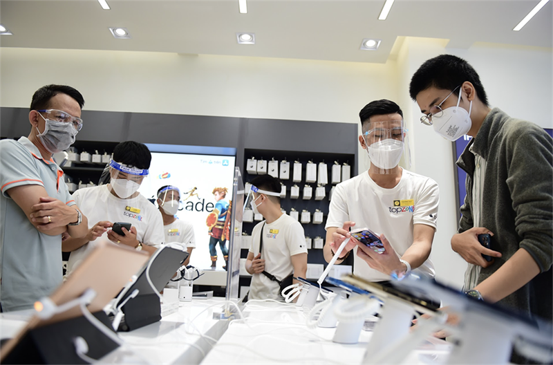 TopZone thắng lớn trong tuần đầu ra mắt: Doanh thu 1 tuần vượt kỳ vọng TopZone thắng lớn trong tuần đầu ra mắt: Doanh thu 1 tuần vượt kỳ vọng