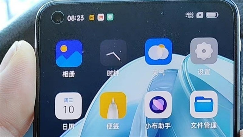 OPPO Reno7 Pro lộ ảnh thực tế: Màn hình chuyển sang thiết kế phẳng, viền dưới mỏng hơn Reno6 Pro, bạn thấy đẹp chứ?