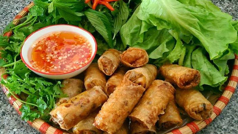 Món chả giò tại Kậu Ba Quán