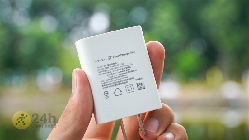 Ngoài thiết kế bắt mắt, cụm camera chính ấn tượng, “tân binh” Vivo V23e còn ghi điểm ở những tính năng cực nổi bật sau đây!