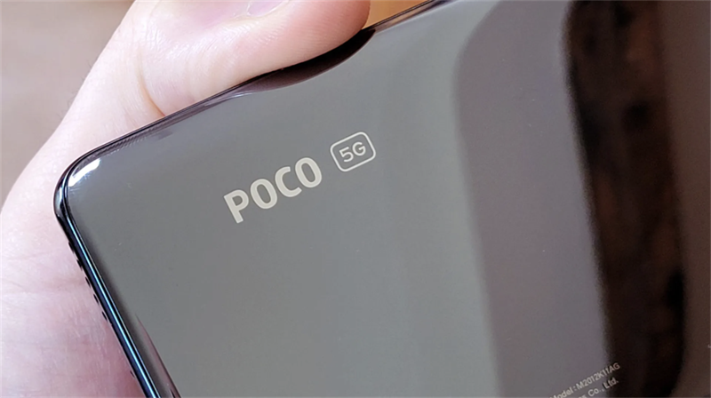Poco M4 Pro 5G với kích thước 163,6 x 75,8 x 8,8 mm và nặng 195 gram, cao hơn 2mm và nặng hơn 5g so với Poco M3 Pro 5G.