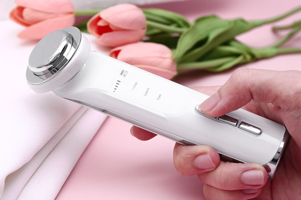 Máy đẩy tinh chất là gì? Có nên mua máy đẩy tinh chất không? > Máy đẩy tinh chất ion K.SKIN KD9960