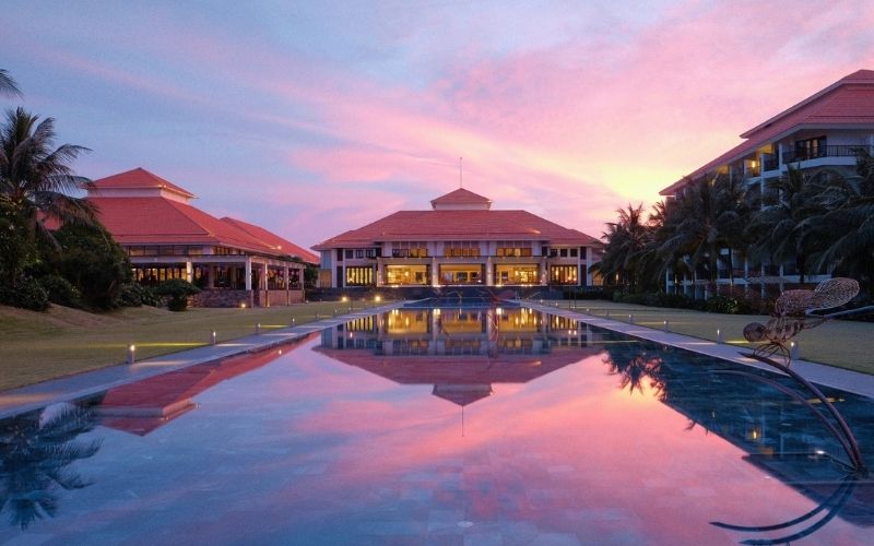 “Dải ngân hàng” lung linh tại Pullman Danang Beach Resort