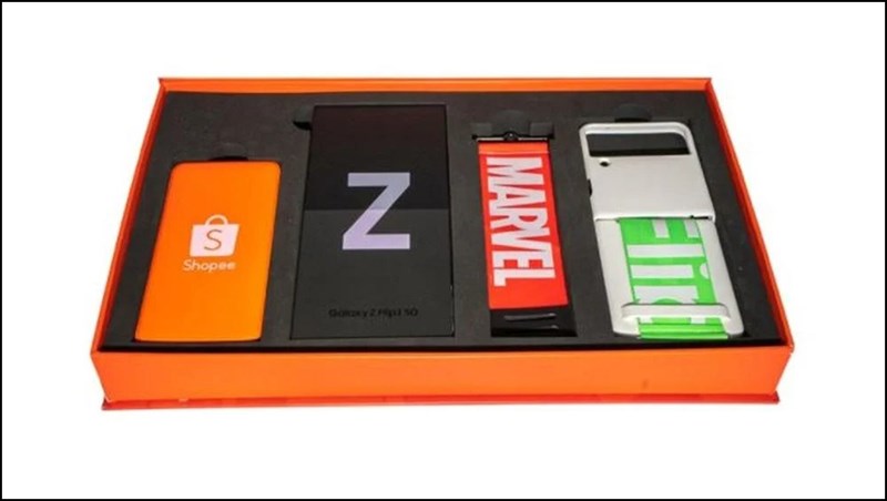 Box Galaxy Z Flip 3 phiên bản thiết kế Marvel và Star Wars