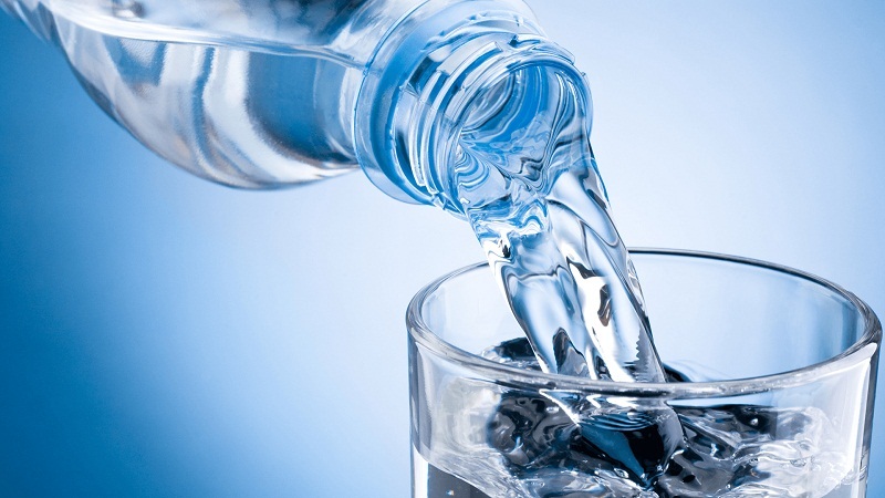 Không nên uống nhiều nước ngay sau khi ăn