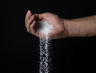 Công dụng và liều dùng của muối natri trong đời sống thường ngày