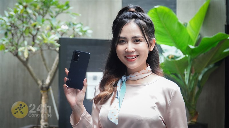 Phiên bản màu đen cực kỳ nam tính của Vivo V23e. Phiên bản màu đen cực kỳ nam tính của Vivo V23e.