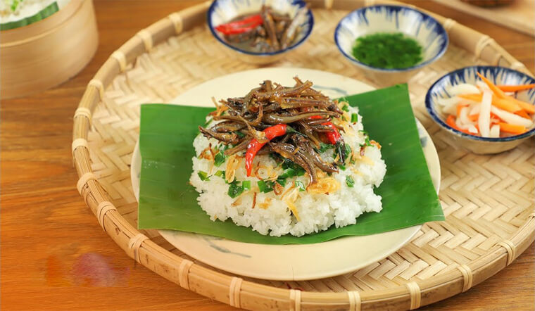 Chia sẻ cách nấu xôi cá cơm Nha Trang ăn ngon miễn bàn
