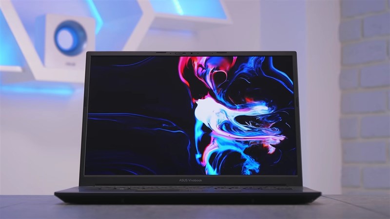 100% sRGB, 99% DCI-P3, 99% AdobeRGB và 97% gam màu NTSC các số ấn tượng. Nguồn: Youtube.