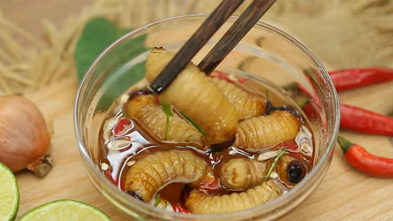 Instructions on how to make coconut worms with fish sauce at home, delicious and irresistible