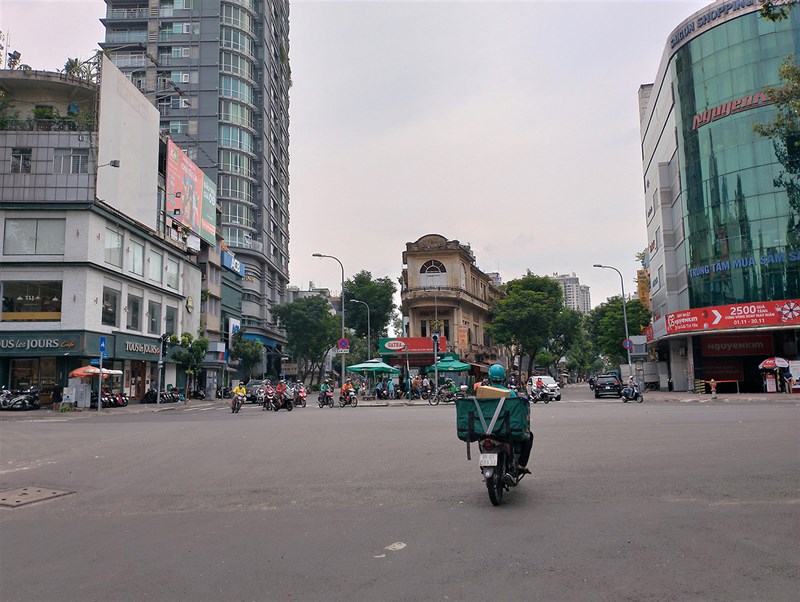 Ảnh chụp chế độ tự động trong môi trường đủ sáng