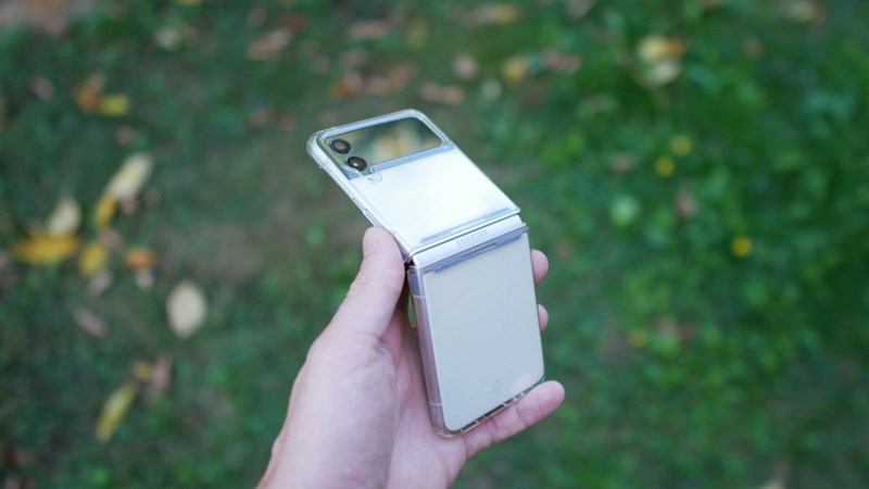 Rò rỉ nhiều thông tin về Galaxy Z Fold4 và Galaxy Z Flip4: Camera ẩn dưới màn hình, bản lề mới, chống nước tốt hơn...