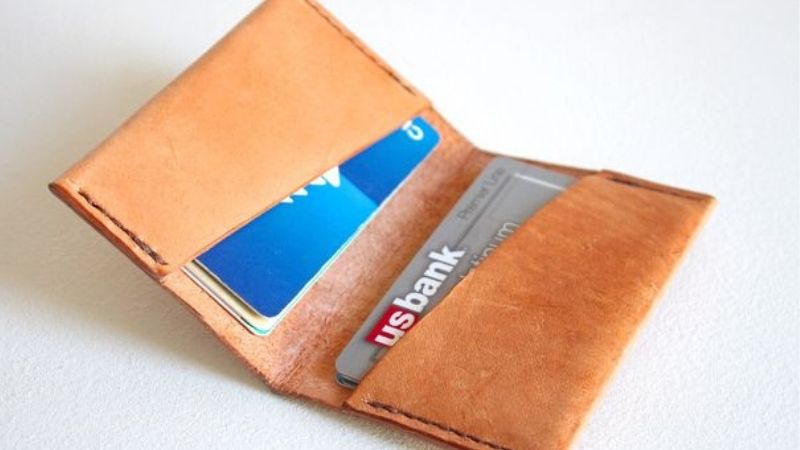 Một chiếc ví da đơn giản, dễ làm
