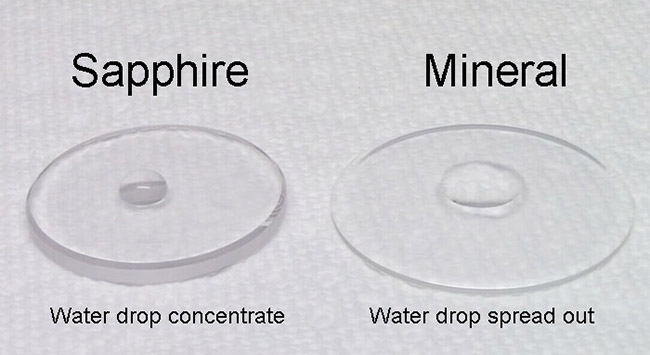 Kính Sapphire là gì? Tìm hiểu về đồng hồ mặt kính Sapphire > nhỏ nước lên mặt đồng hồ