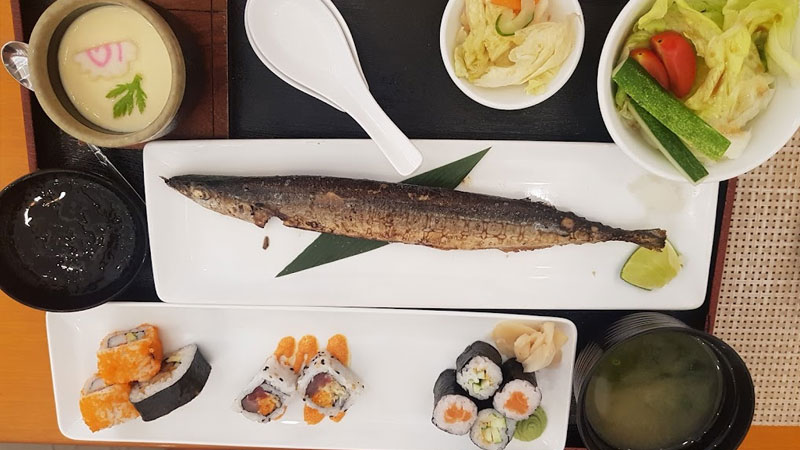 Sushi tại Tokyo Deli Sushi
