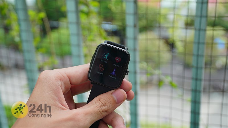 BeU B2 có thể theo dõi nhịp tim và có thể cảnh báo chúng ta nếu phát hiện điều gì bất thường.