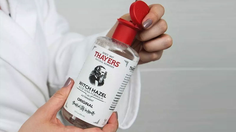 Nước hoa hồng Thayers chứa Witch Hazel làm sạch da, dưỡng ẩm, ngăn mụn