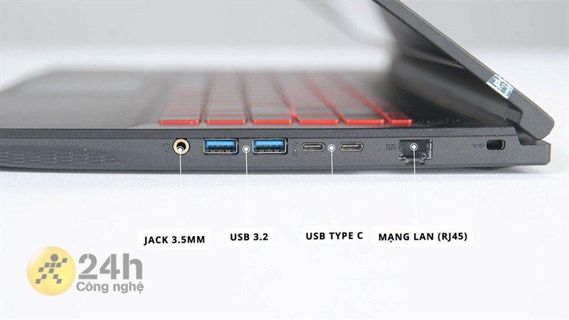 Cạnh phải của MSI GF65 Thin.