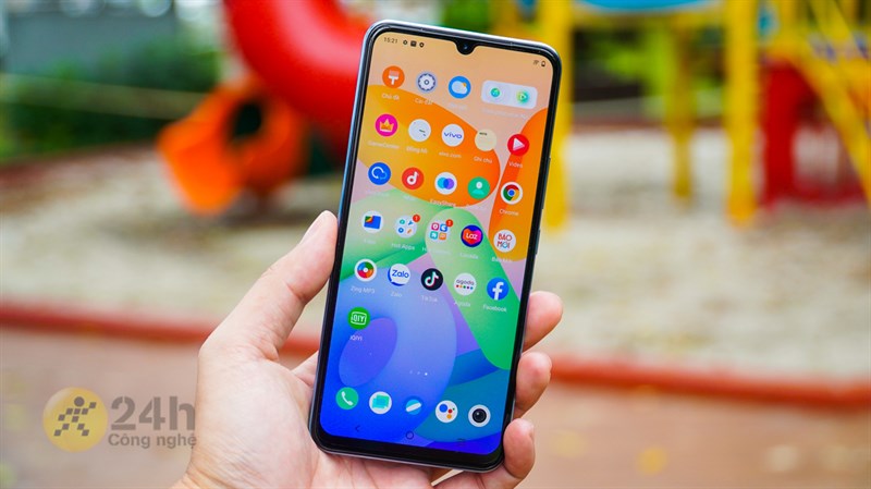 Vivo V23e sở hữu một màn hình AMOLED cùng độ phân giải Full HD+