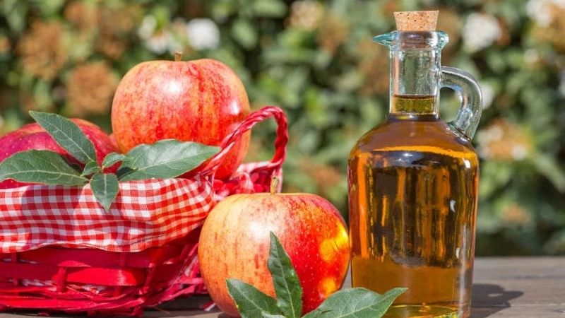 Giấm táo giúp giảm sưng tấy và kích ứng búi trĩ