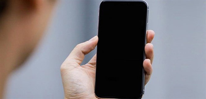 Cách khắc phục điện thoại vẫn chạy nhưng không lên màn hình