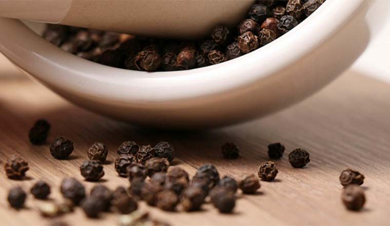 Giá tiêu hôm nay 23/11/2021: Dao động trong khoảng 81.500 - 84.000 đồng/kg