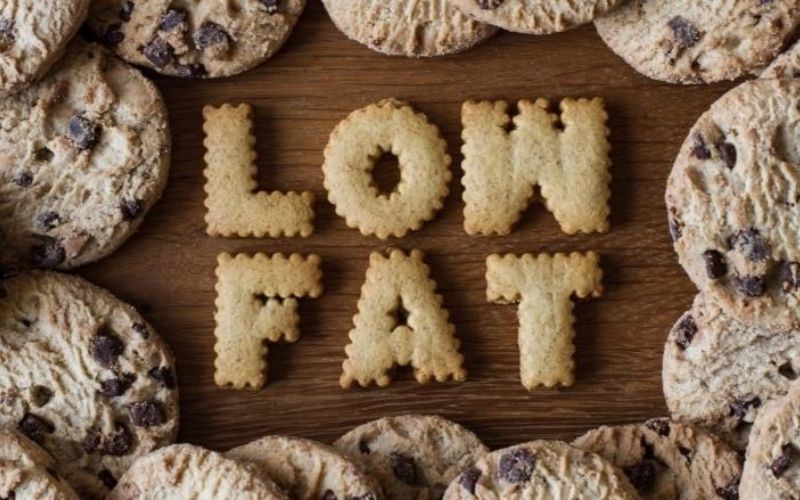 What is a low fat diet? Should it be applied?