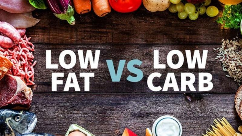 So sánh chế độ ăn low fat và low carb