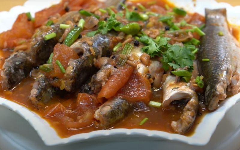 How to make braised mullet with rich soy sauce for a rainy day meal