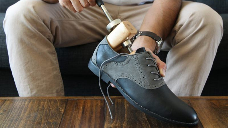 13 Cách làm giày rộng ra đơn giản tức thì ngay tại nhà