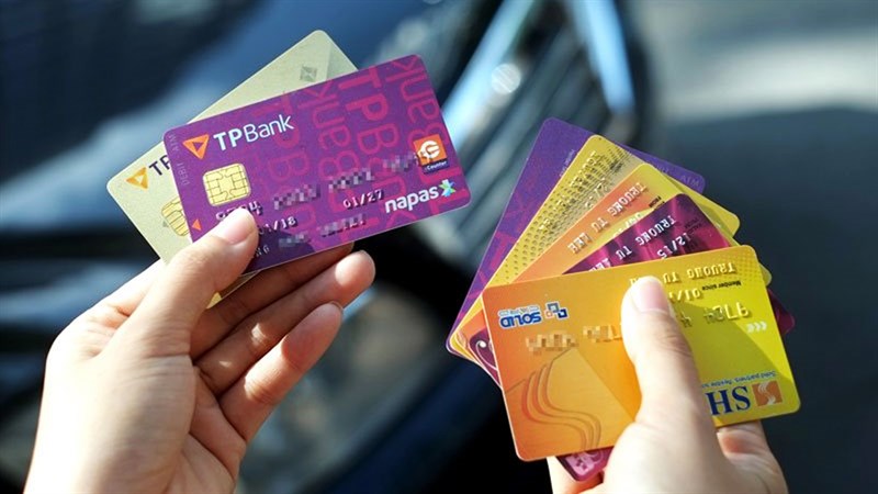Bạn muốn đổi thẻ chip miễn phí? Vietcombank sẽ hỗ trợ bạn! Xem hình ảnh liên quan để xem hướng dẫn chi tiết và đổi thẻ miễn phí ngay hôm nay.